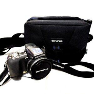 OLYMPUS SP-550UZ Digital Camera 7.1MP 28mm Wide Angle 18x OptZoom & Case…